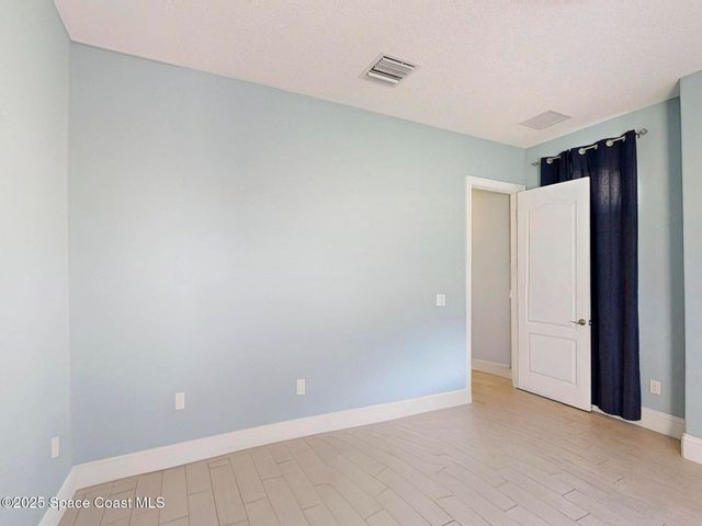 395 Sapphire Way SW, Vero Beach, FL 32968