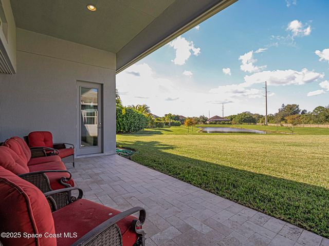 395 Sapphire Way SW, Vero Beach, FL 32968