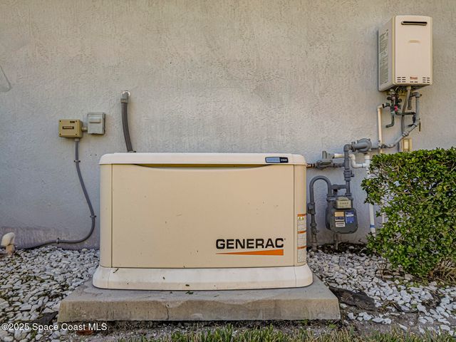 395 Sapphire Way SW, Vero Beach, FL 32968