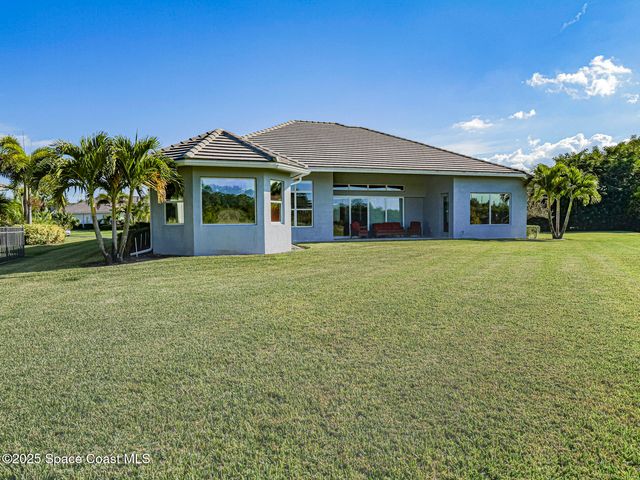 395 Sapphire Way SW, Vero Beach, FL 32968