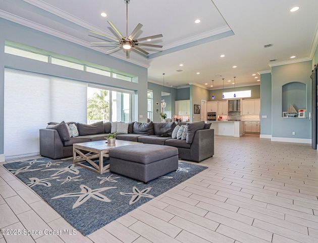 395 Sapphire Way SW, Vero Beach, FL 32968