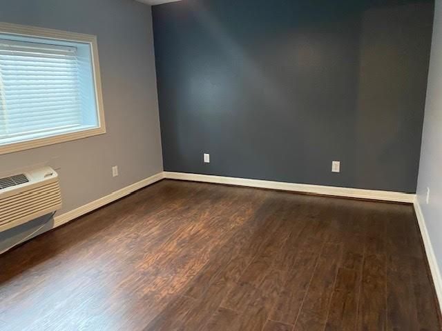 7648 Broadview Drive 105, Houston, TX 77061