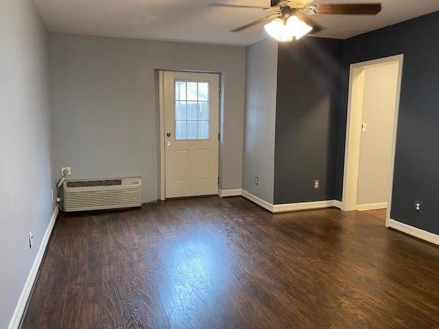 7648 Broadview Drive 105, Houston, TX 77061