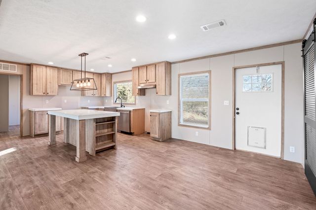 412 Holloway Lane, Big Sandy, TX 75755