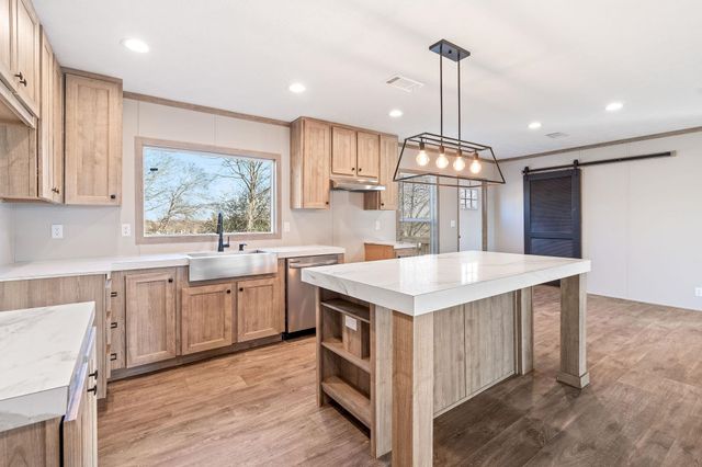 412 Holloway Lane, Big Sandy, TX 75755