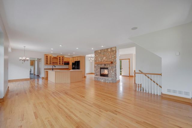 1470 River Shore Drive, Hastings, MN 55033