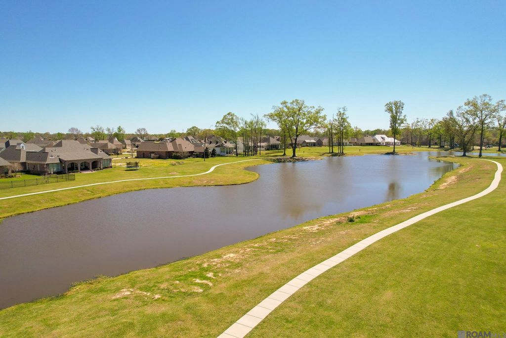 82 Rue Fraise, Zachary, LA 70791