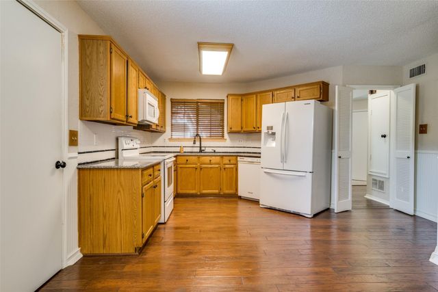 6804 Century Circle, Plano, TX 75023