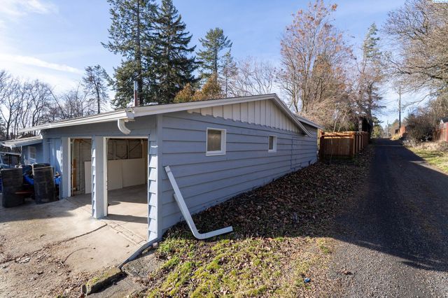 308 NW Webb, Pullman, WA 99163