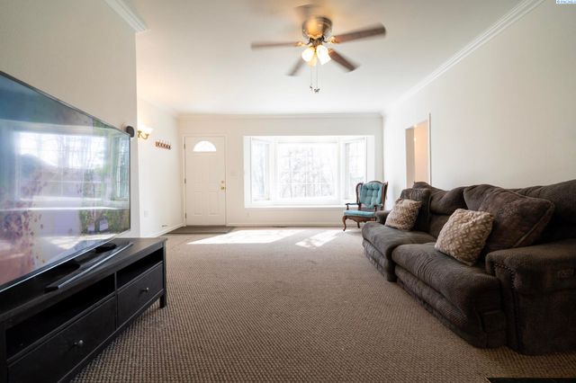 308 NW Webb, Pullman, WA 99163