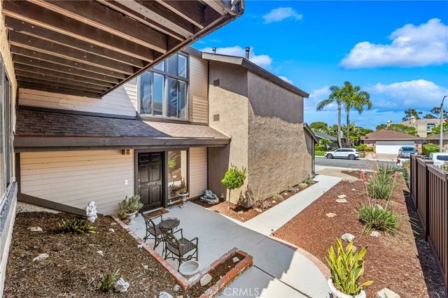 1407 Lakeside, Huntington Beach, CA 92648