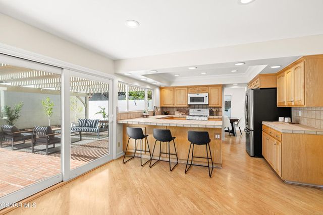 1055 Barrow Court, Westlake Village, CA 91361