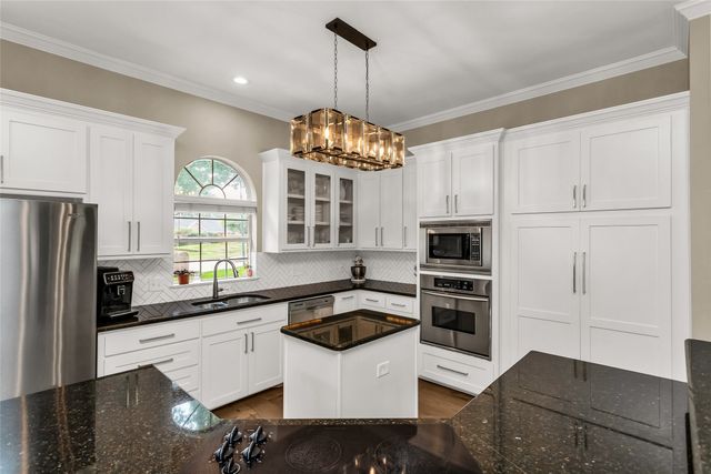 504 Glenbrook Court, Southlake, TX 76092