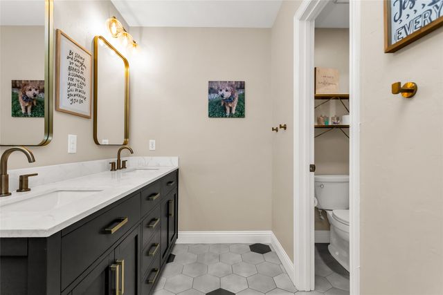 504 Glenbrook Court, Southlake, TX 76092