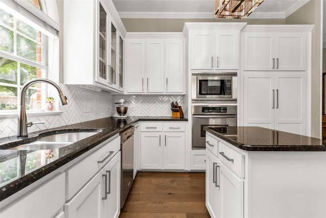 504 Glenbrook Court, Southlake, TX 76092