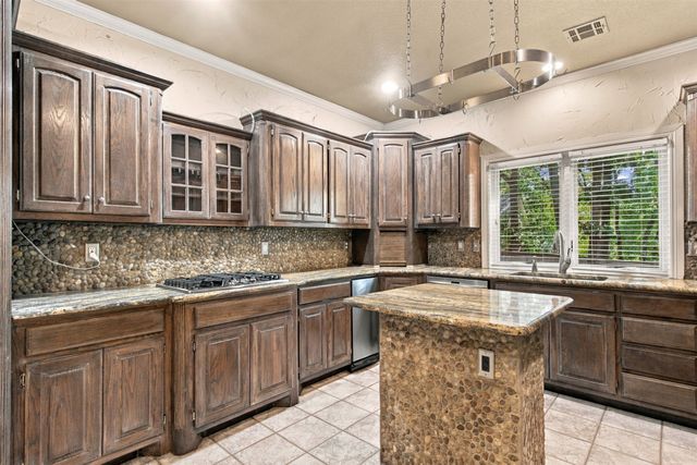 8308 S Allegheny Avenue, Tulsa, OK 74137