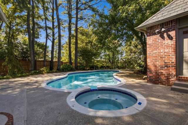 8308 S Allegheny Avenue, Tulsa, OK 74137