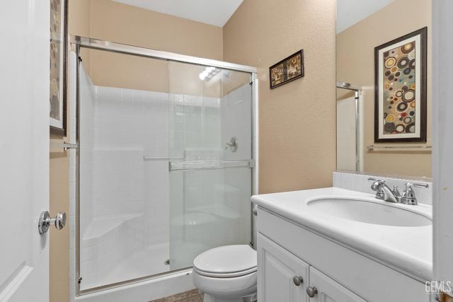 6119 Pilar Way, Bakersfield, CA 93306