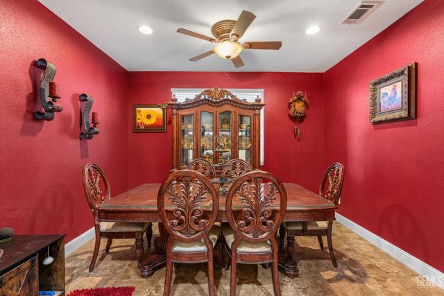 6119 Pilar Way, Bakersfield, CA 93306