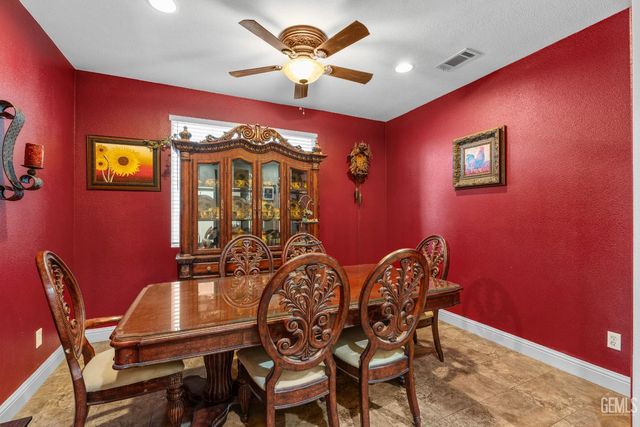 6119 Pilar Way, Bakersfield, CA 93306