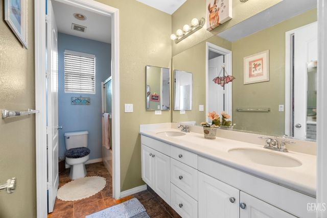 6119 Pilar Way, Bakersfield, CA 93306