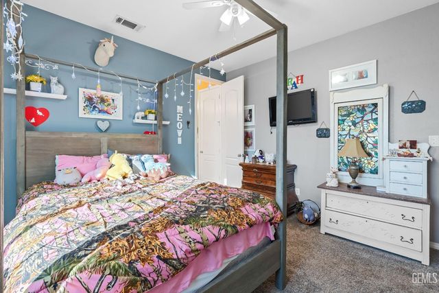 6119 Pilar Way, Bakersfield, CA 93306