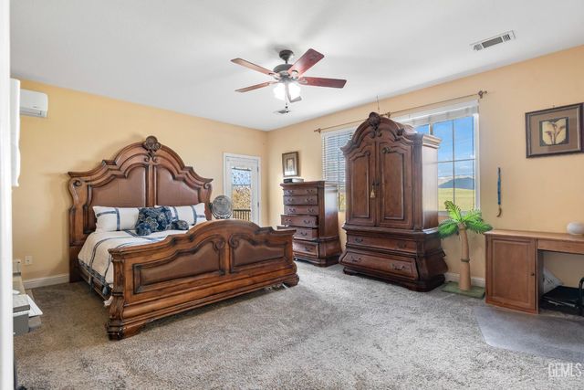 6119 Pilar Way, Bakersfield, CA 93306