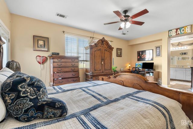 6119 Pilar Way, Bakersfield, CA 93306