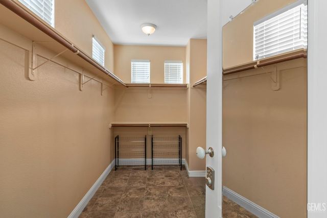 6119 Pilar Way, Bakersfield, CA 93306