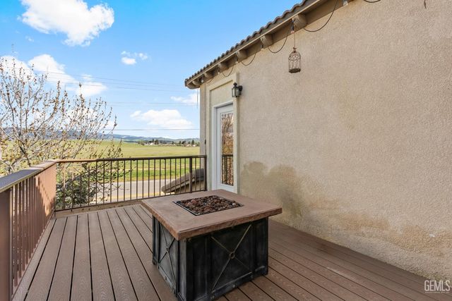 6119 Pilar Way, Bakersfield, CA 93306