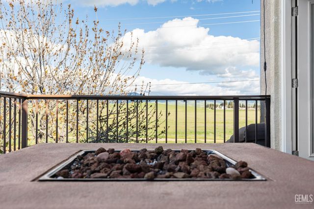 6119 Pilar Way, Bakersfield, CA 93306