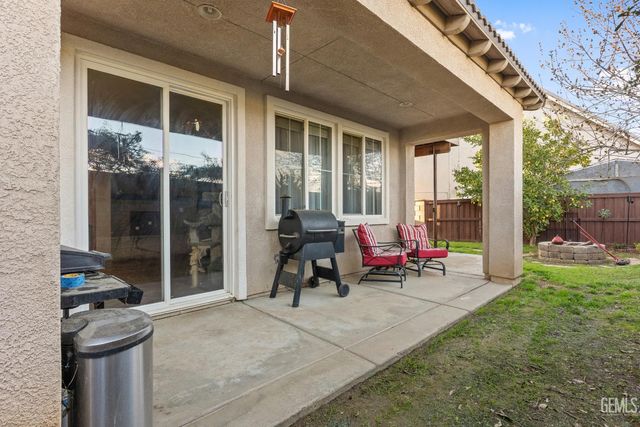 6119 Pilar Way, Bakersfield, CA 93306