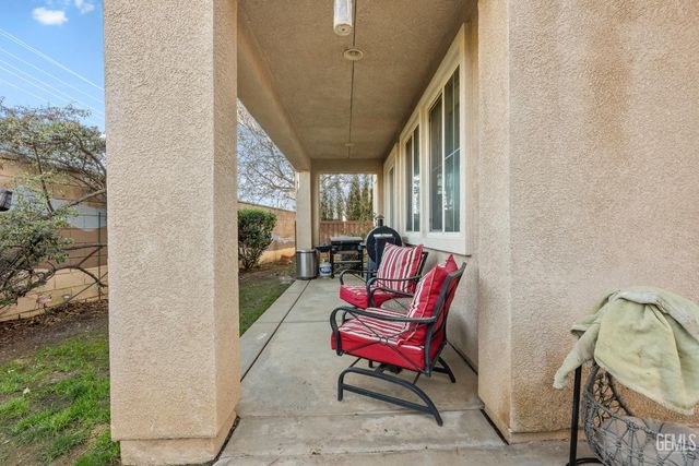 6119 Pilar Way, Bakersfield, CA 93306