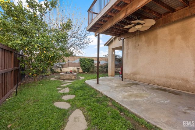 6119 Pilar Way, Bakersfield, CA 93306