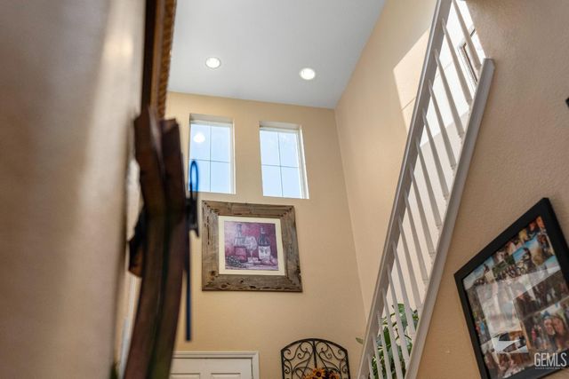 6119 Pilar Way, Bakersfield, CA 93306