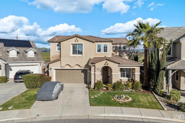 6119 Pilar Way, Bakersfield, CA 93306