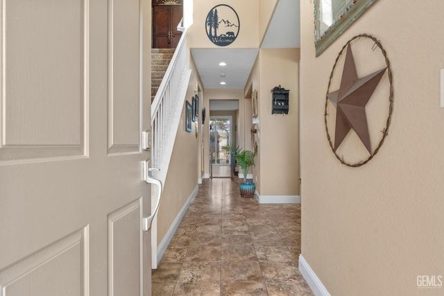 6119 Pilar Way, Bakersfield, CA 93306