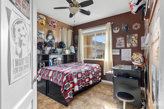 6119 Pilar Way, Bakersfield, CA 93306