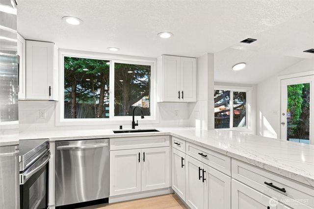 27607 129th Court SE, Kent, WA 98030