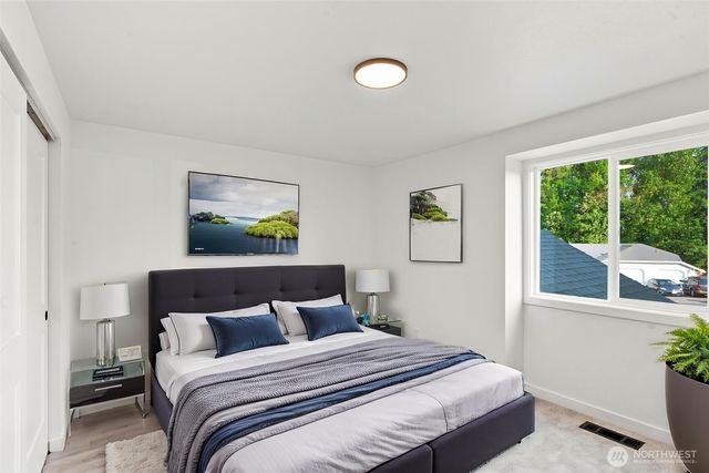 27607 129th Court SE, Kent, WA 98030
