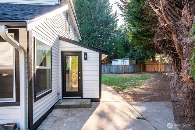 27607 129th Court SE, Kent, WA 98030