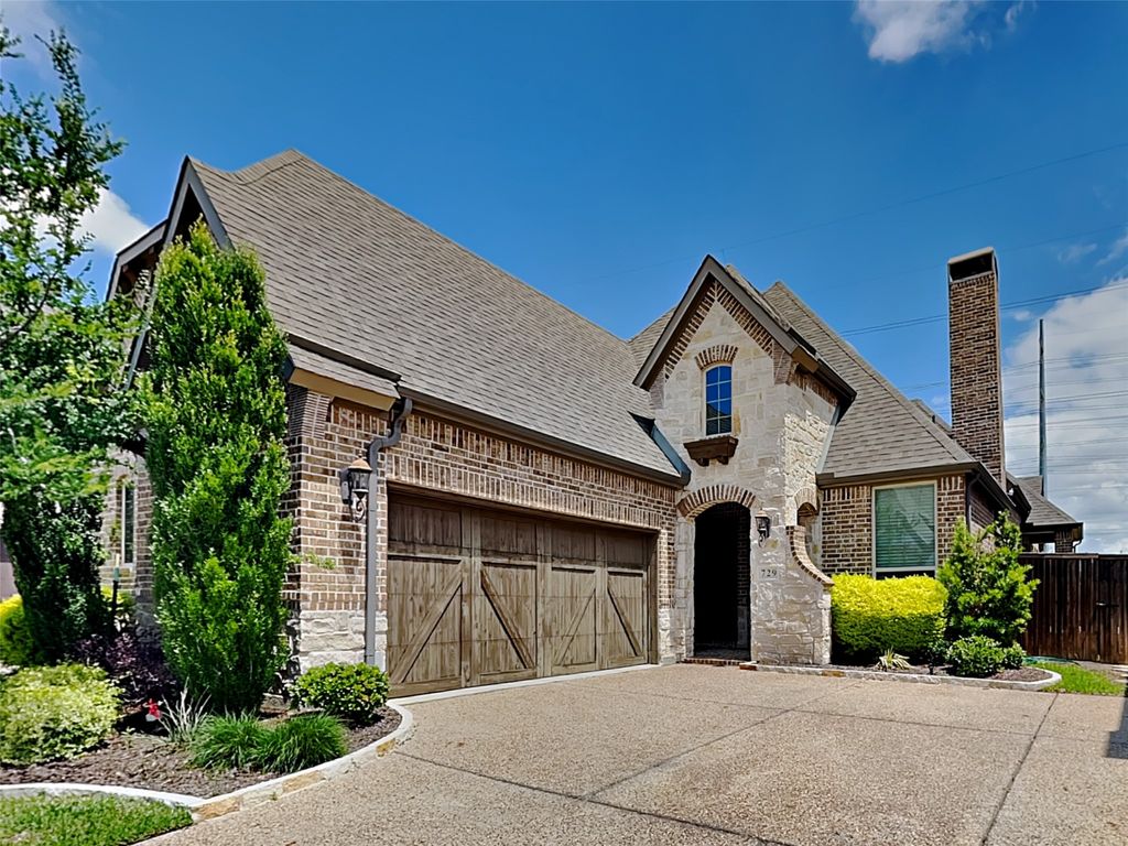 729 Royal Minister Boulevard, Lewisville, TX 75056