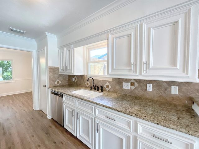 2502 Lufkin Lane, Deer Park, TX 77536