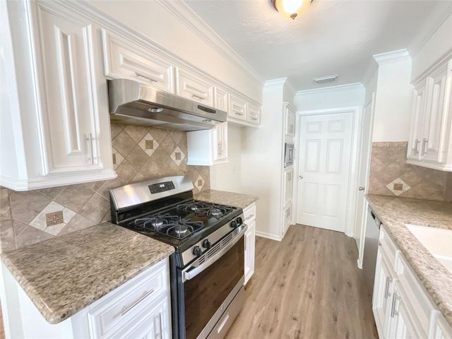 2502 Lufkin Lane, Deer Park, TX 77536