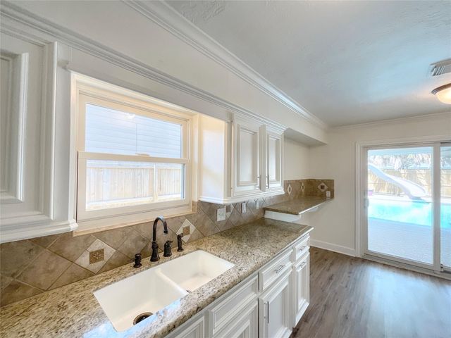 2502 Lufkin Lane, Deer Park, TX 77536