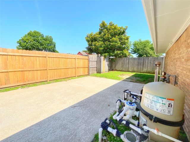 2502 Lufkin Lane, Deer Park, TX 77536