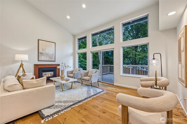 10827 159th Court NE, Redmond, WA 98052