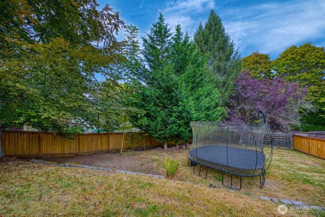10827 159th Court NE, Redmond, WA 98052