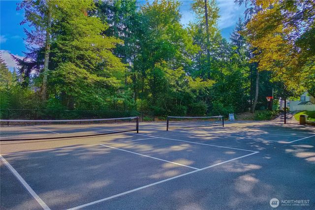10827 159th Court NE, Redmond, WA 98052