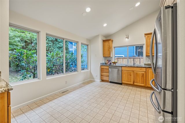 10827 159th Court NE, Redmond, WA 98052
